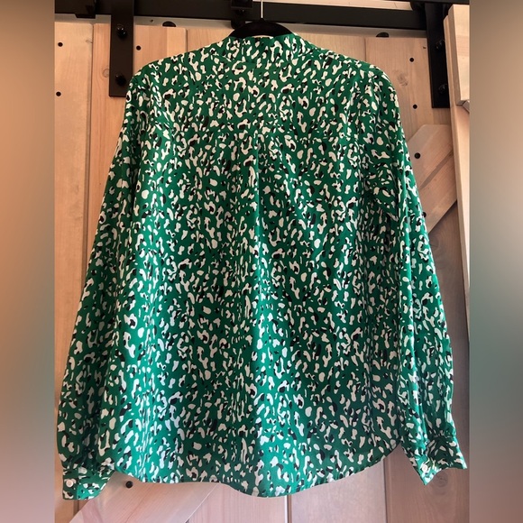 LIKE NEW La Ven Leopard Tie Neck Blouse - Picture 2 of 7